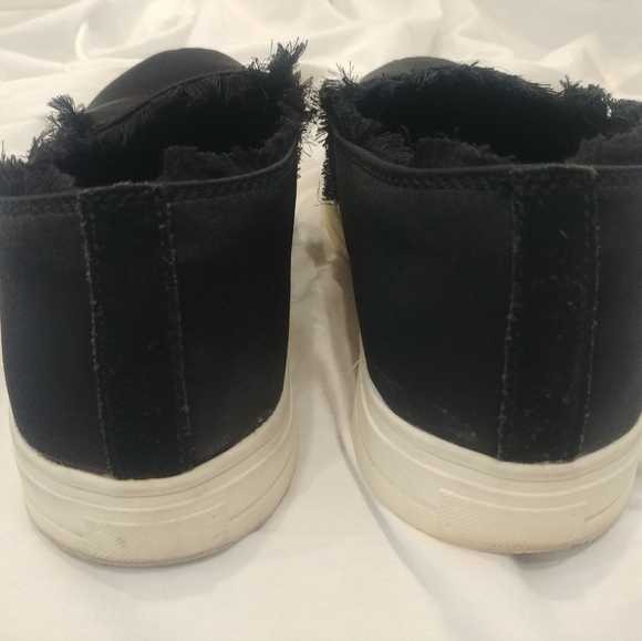 LFL Sneakers Slip On Loafers Black Satin Fringe Raw Hem Memory Foam 8 Kaitlyn - Picture 6 of 11